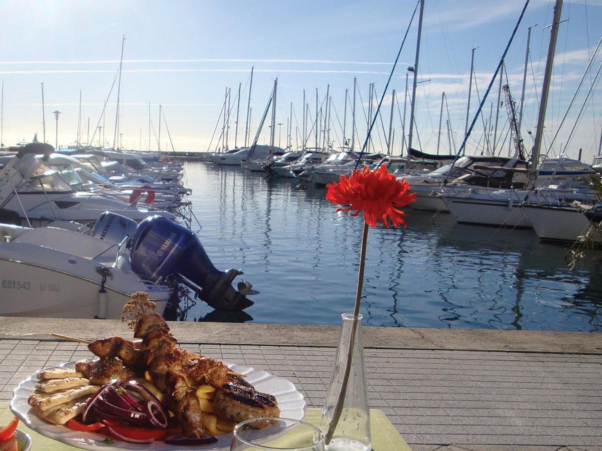 Spacieux Studio A Golfe Juan 2 Minutes Des Plages Vallauris Bagian luar foto